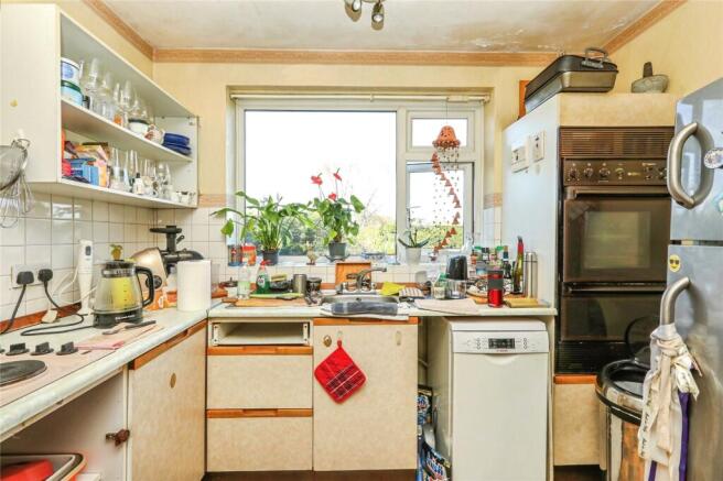 2 bed Flat for sale Image 9