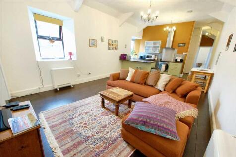 Flat 3, 37 Main Street, Pembroke