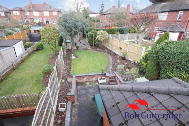 ENCLOSED REAR GARDEN