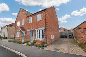 13, Robin Close, Holt NR25 6GD
