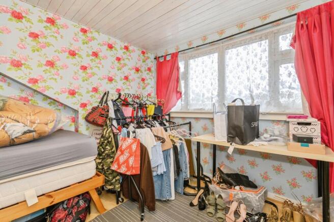 4 bed Terraced for sale Image 12