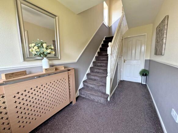 3 bed Semi-Detached for sale Image 4