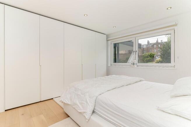2 bed Apartment for sale Image 8