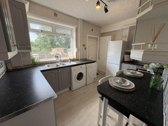 2 bed Terraced for sale Image 8