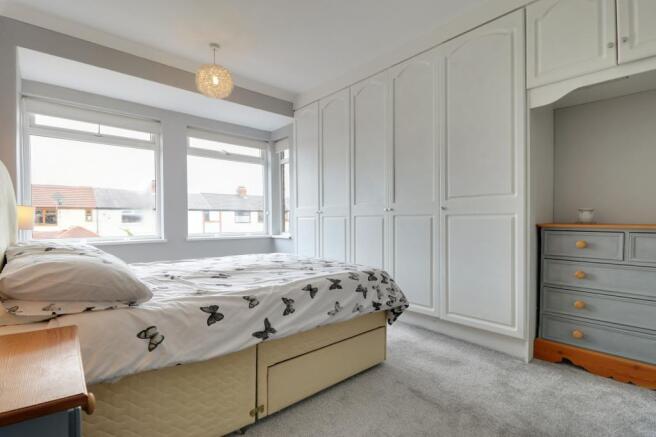 Master bedroom (double)