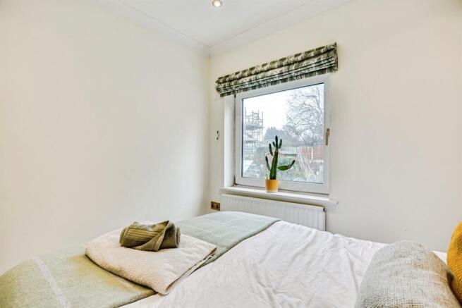 3 bed Semi-Detached for sale Image 8