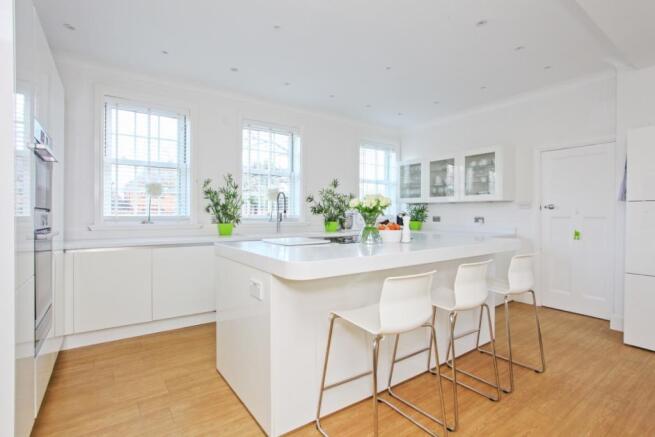 Kitchen/Breakfast/Fa