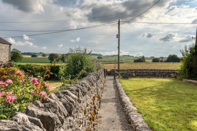 Saxton Mee 2 Moorview 0058.jpg