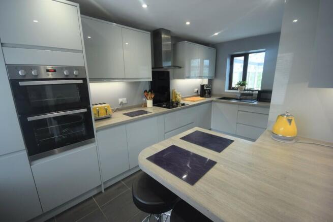KITCHEN/DINER