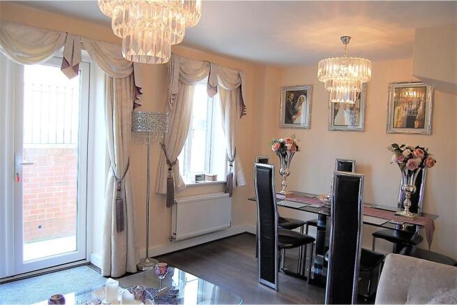 Lounge/Dining Room