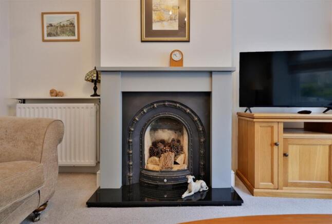 3 bed Semi-Detached for sale Image 9