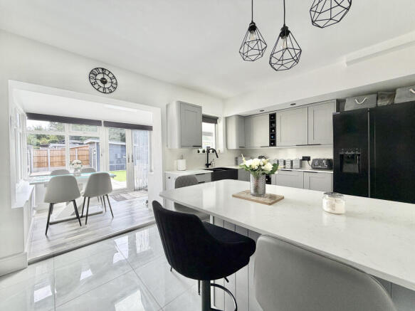 3 bed Semi-Detached for sale Image 10