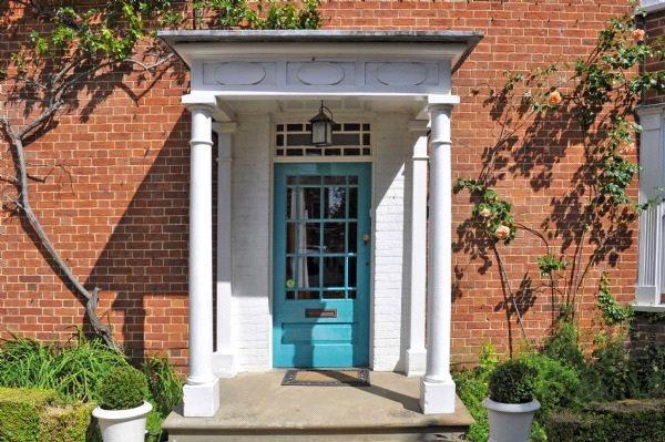 Exterior 4