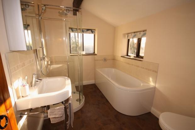 Attractive 4 Piece Bathroom
