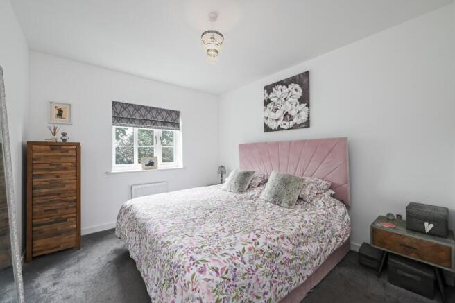 4 bed Detached for sale Image 9