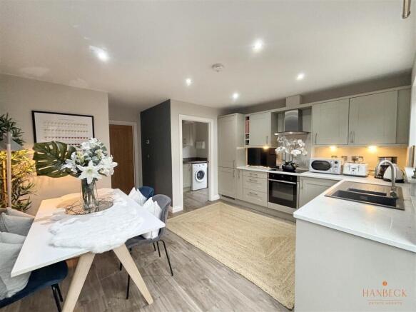 3 bed Semi-Detached for sale Image 6
