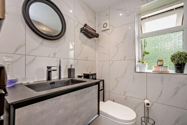 3 bed Semi-Detached for sale Image 11