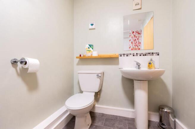 2 bed Flat for sale Image 11