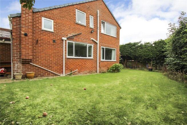 4 bed Detached for sale Image 5
