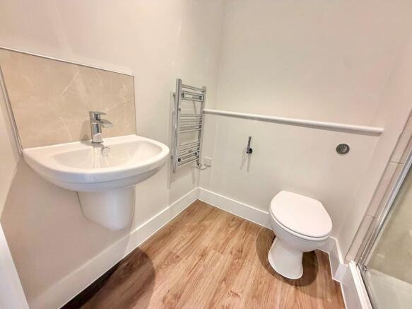 1 bed Apartment to rent Image 6