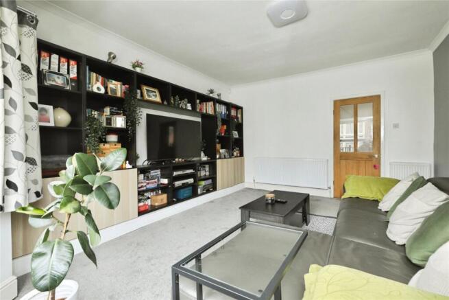 4 bed Detached for sale Image 8