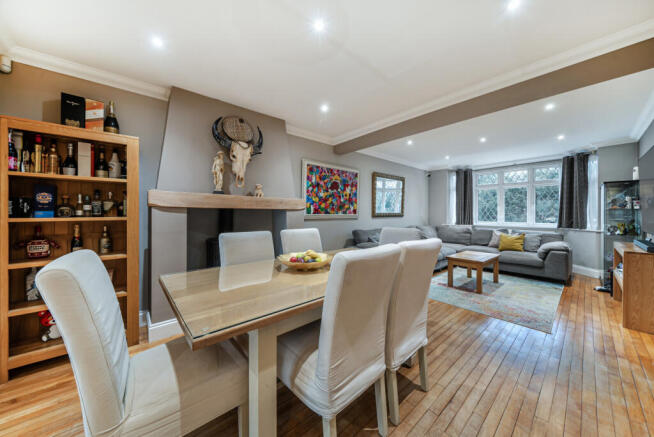 1393026-10-695fb8...