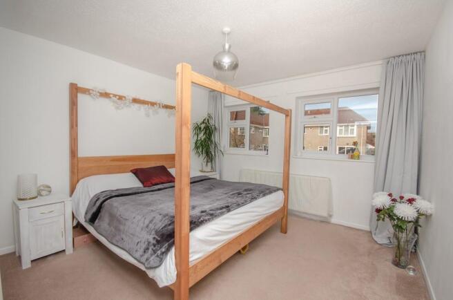 Bedroom 1.jpg