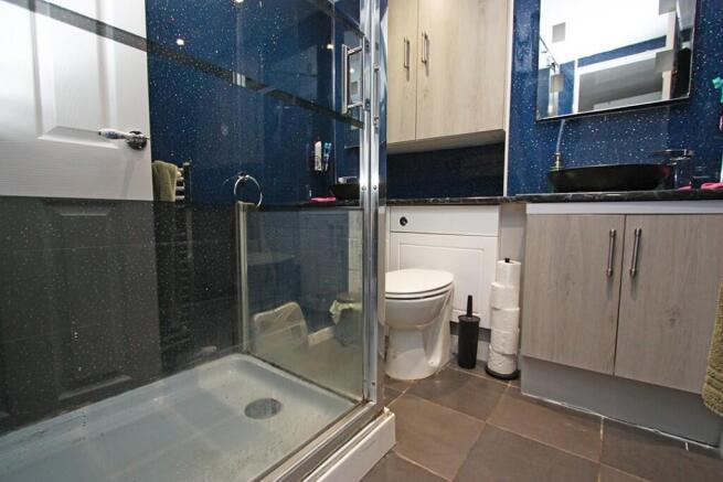 Ground floor shower 