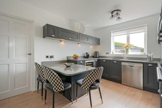 4 bed Detached for sale Image 4
