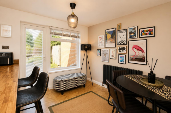 3 bed Semi-Detached for sale Image 7