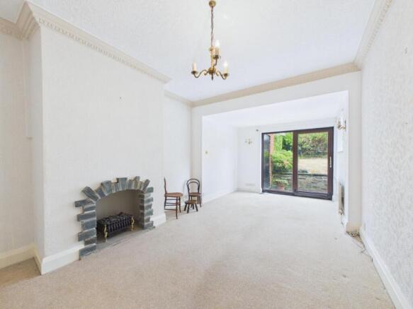 4 bed Semi-Detached for sale Image 4