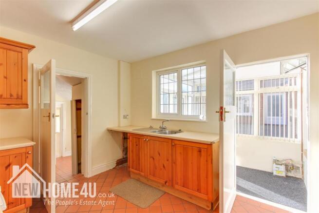 KITCHEN: