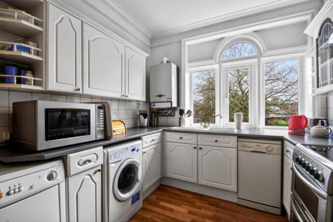 3 bed Apartment for sale Image 5