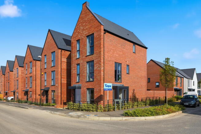 House in North East Derbyshire, Wingerworth - More