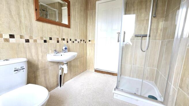 2 bed Flat to rent Image 6