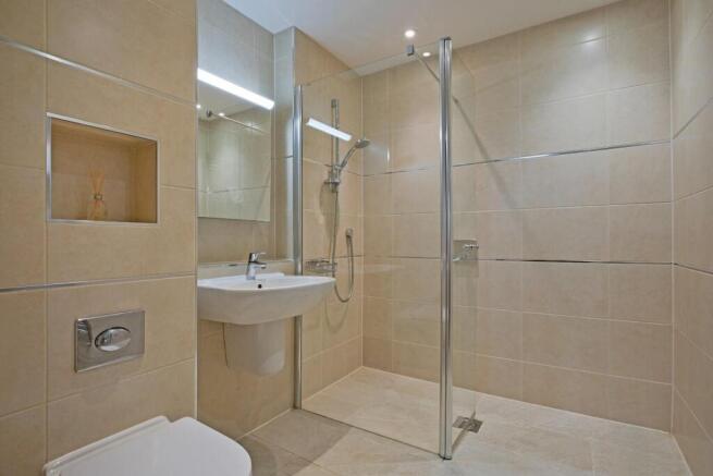 2 bed Retirement Property for sale Image 7