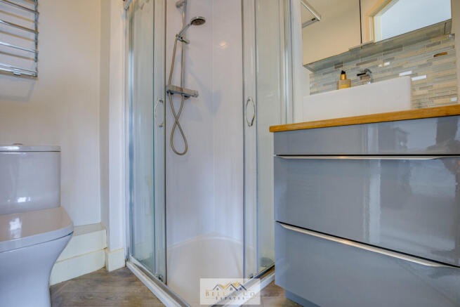 4 bed Town House for sale Image 11