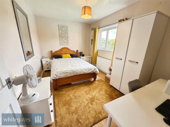 5 bed Semi-Detached for sale Image 7