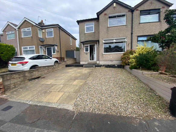 3 bed semi-detached house to rent Ashton Drive, L