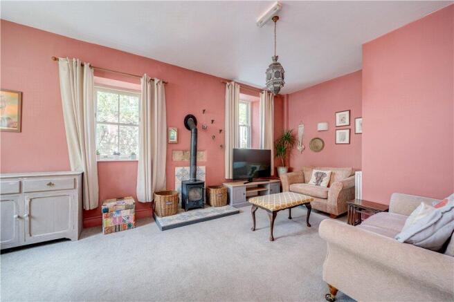 6 bed Detached for sale Image 12