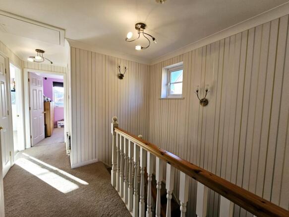 4 bed Detached for sale Image 12