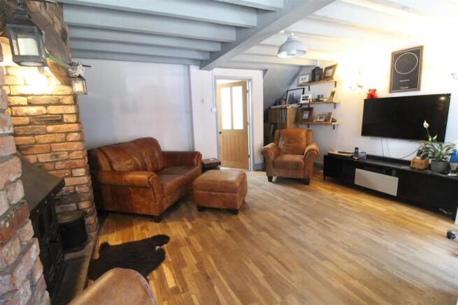 lounge 2.JPG