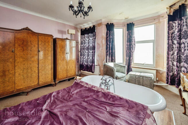 4 bed Terraced for sale Image 8