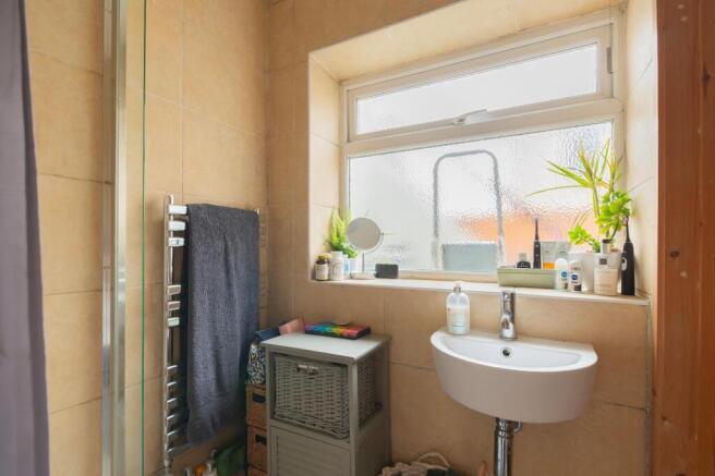 2S0HTN - Bathroom A.jpg