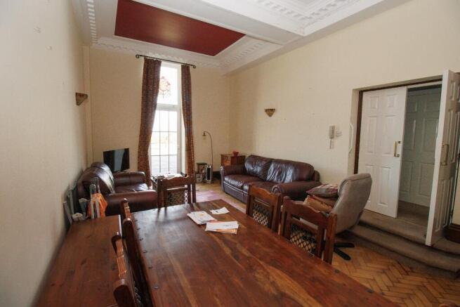 2 bed Ground Flat for sale Image 6