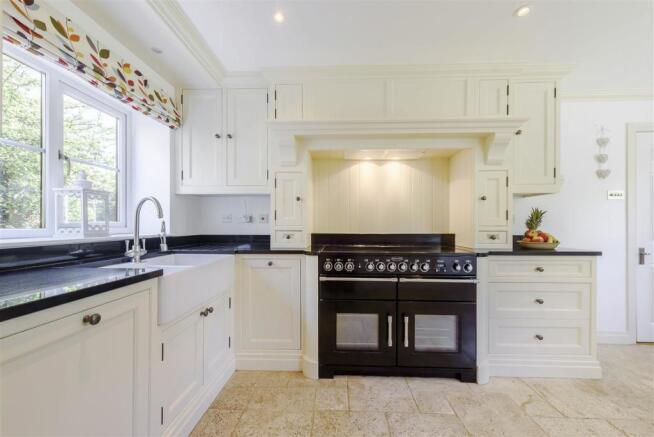 8513326-interior15.jpg