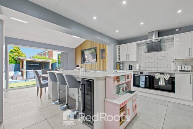 3 bed Semi-Detached for sale Image 5