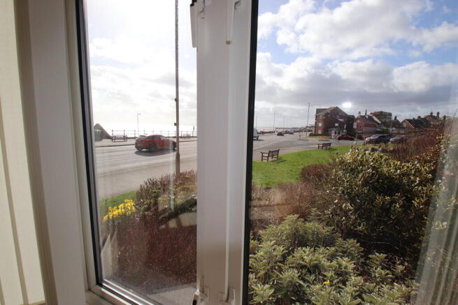 2 bed Ground Flat for sale Image 5