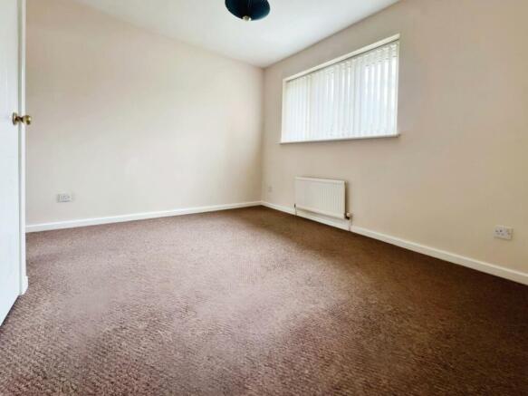 8ec44276-room 202.jpg