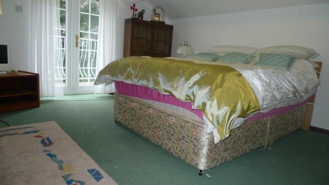 LOFT ROOM/BED 4